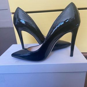 NIB The Shoe Box GINEPRO Black Heels